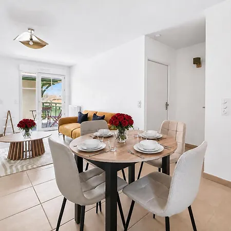 T2 Moderne Avec Balcon Et Stationnement Gratuit Appartement Arcachon