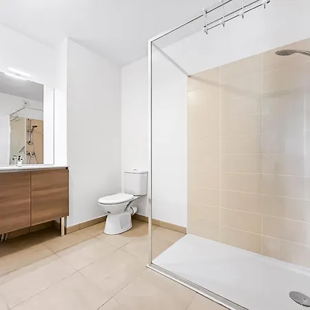 T2 Moderne Avec Balcon Et Stationnement Gratuit Appartement *