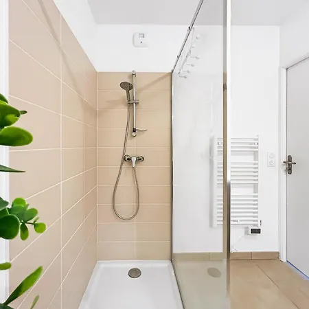 T2 Moderne Avec Balcon Et Stationnement Gratuit Arcachon